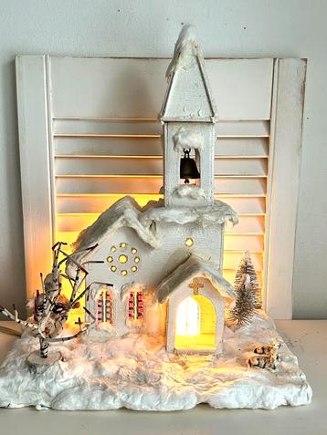 Brocant kerkje met sneeuwpop schaapjes en verlichting beschikbaar voor biedingen