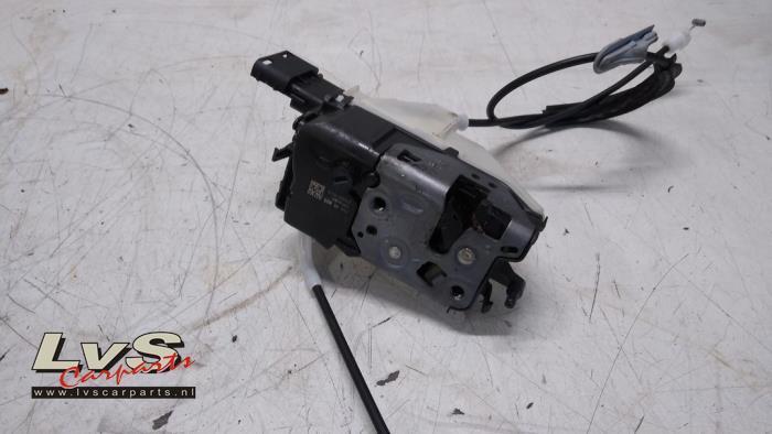 Deurslot Mechaniek 4Deurs rechts-voor van een Peugeot Partne, Auto-onderdelen, Carrosserie en Plaatwerk, Peugeot, Gebruikt, 3 maanden garantie