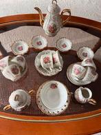 Antiek Theeservies met Romantisch Design, Ophalen of Verzenden