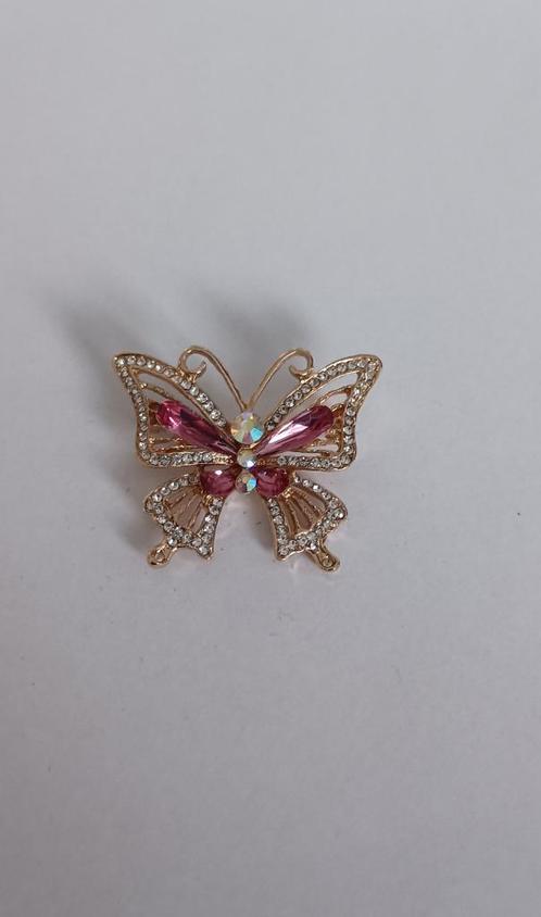 Vlinder broche, Sieraden, Tassen en Uiterlijk, Broches, Nieuw, Overige materialen, Overige kleuren, 4 tot 7 cm, Met strass, Ophalen of Verzenden