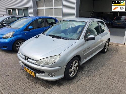 Peugeot 206 1.6-16V Quiksilver/Nieuwe APK, Auto's, Peugeot, Bedrijf, Te koop, Airbags, Airconditioning, Boordcomputer, Centrale vergrendeling