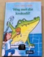 Weg met die krokodil door Paul van Loon, Ophalen of Verzenden, Gelezen, Fictie algemeen