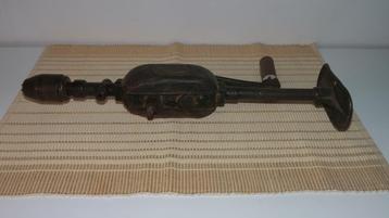 Oud handgereedschap – IXION buikboormachine / handboor beschikbaar voor biedingen