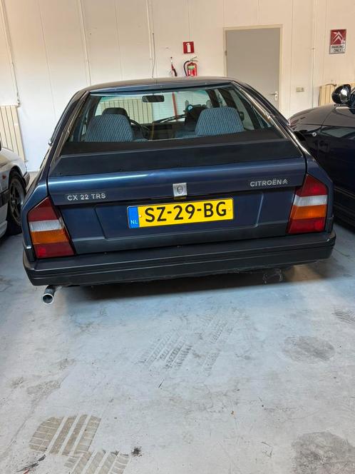 Citroën CX 2.2 TRS 1988 Blauw, Auto's, Citroën, Particulier, CX, Benzine, Sedan, Handgeschakeld, Origineel Nederlands, Blauw, Velours