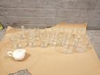Moet Nu Weg!! Setje drinkglazen diversen 13 stuks+melkkan, Gebruikt, Ophalen of Verzenden, Glas, Overige stijlen