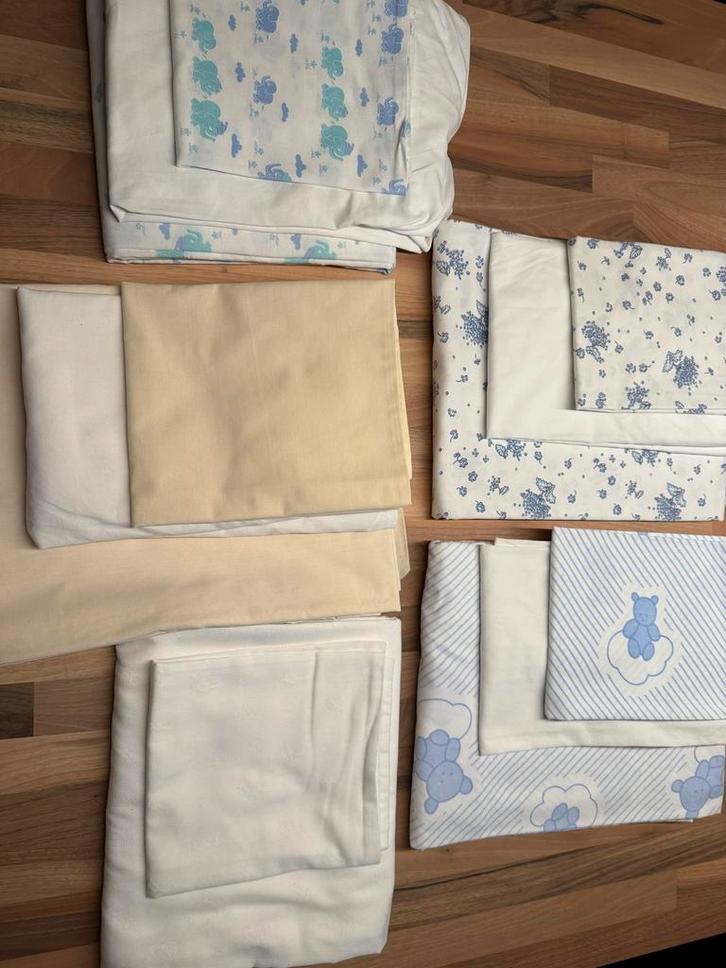 Dekbedovertrekken & Ledikant Hoesjes - Set, Kinderen en Baby's, Kinderkamer | Beddengoed, Gebruikt, Dekbedovertrek, Overige kleuren