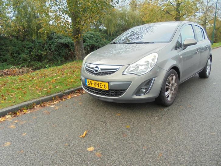 Opel Corsa dealer ondh/stoel en stuur ve 1.4-16V Cosmo, Auto's, Opel, Corsa, ABS, Airbags, Airconditioning, Boordcomputer, Climate control