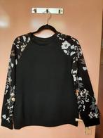Zwarte trui met bloemen, maat M, Maat 38/40 (M), Zwart, Nieuw, Ophalen of Verzenden