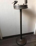 Zeer bijzondere antieke staande koperen asbak., Ophalen, Gebruikt, Asbak