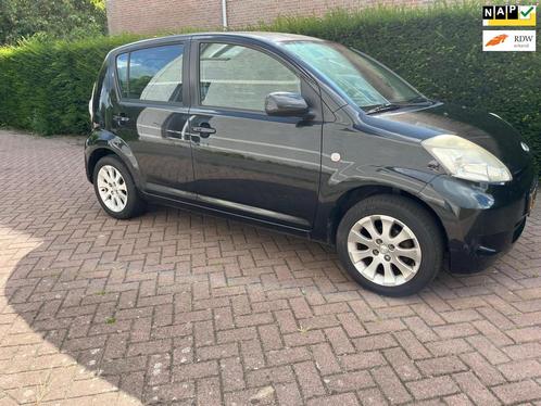Daihatsu Sirion 2 1.0-12V Premium airco lichtmetalen velgen, Auto's, Daihatsu, Bedrijf, Te koop, Sirion, ABS, Airbags, Airconditioning