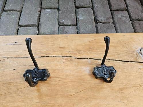 Antieke kapstok met gietijzeren oud Hollandse kapstokhaken., Antiek en Kunst, Curiosa en Brocante, Ophalen