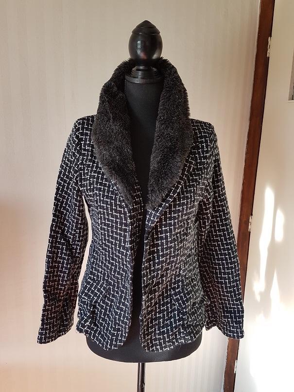 Nieuw! Tijdloos Ashwi tweed jasje afneembare bont kraag 36 S, Kleding | Dames, Jassen | Zomer, Nieuw, Maat 36 (S), Zwart, Verzenden