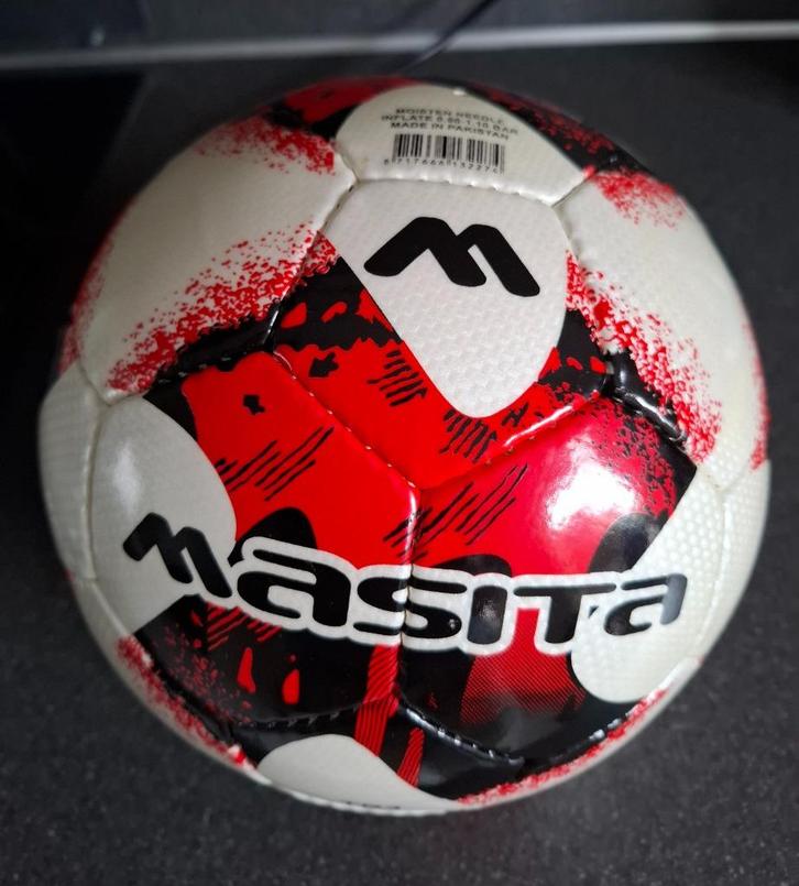 Voetbal - Masita TR3 Size 5 Nieuw!! in verpakking - Kadotip, Sport en Fitness, Voetbal, Nieuw, Bal, Maat XL, Ophalen of Verzenden