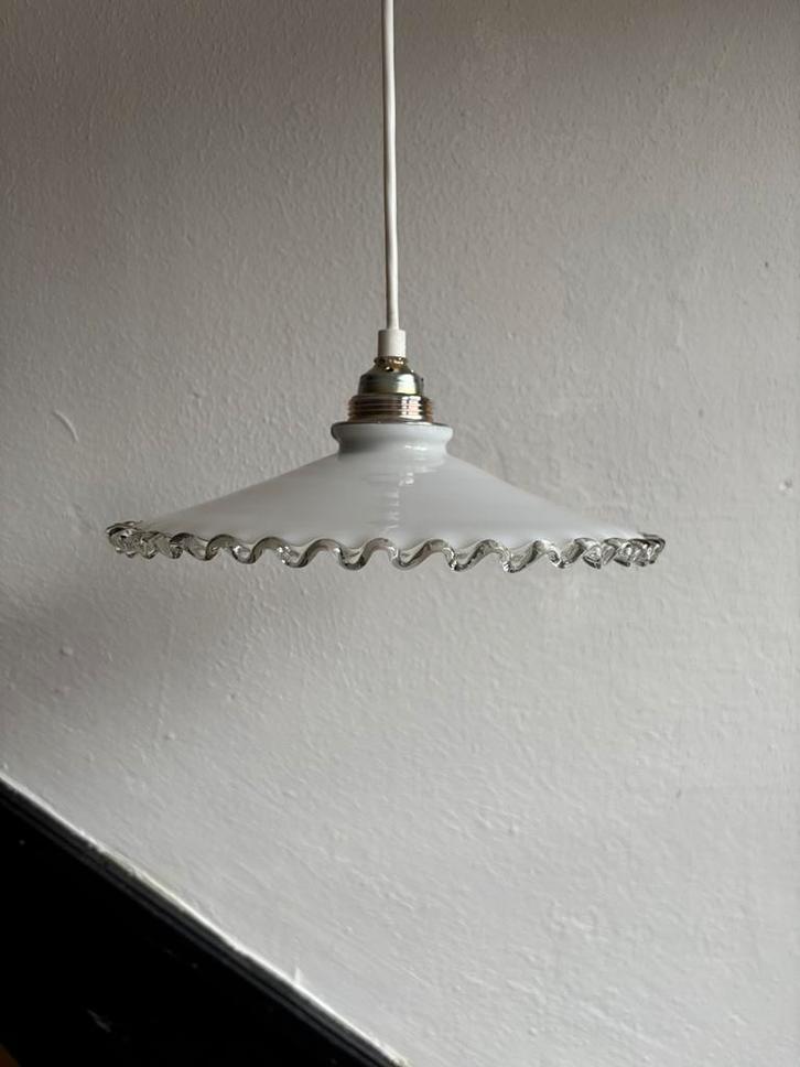 Vintage wit Frans glazen kartel lampen kapje glas hanglamp, Huis en Inrichting, Lampen | Hanglampen, Zo goed als nieuw, Minder dan 50 cm