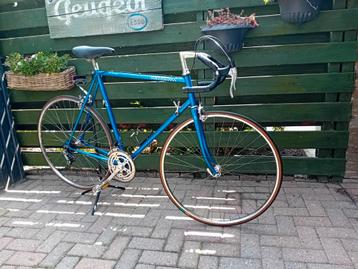 Peugeot vintage racefiets. beschikbaar voor biedingen