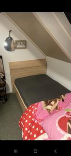 Bed 1x persoons, Huis en Inrichting, Slaapkamer | Bedden, Ophalen, Zo goed als nieuw