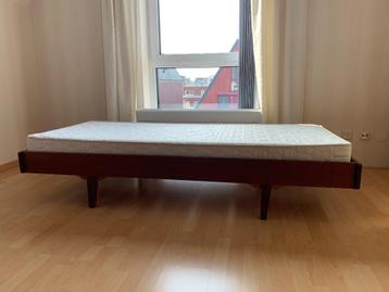 Vintage eind jaren 60 bed eenpersoons  beschikbaar voor biedingen