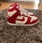 Nike dunk high, Kleding | Dames, Schoenen, Ophalen, Zo goed als nieuw, Sneakers of Gympen