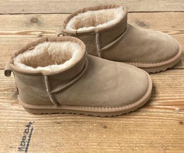 UGG classic ultra mini boots maat 36 beschikbaar voor biedingen