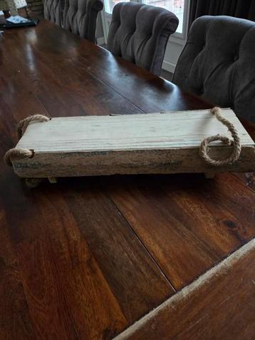 nieuwe decoratieplank beschikbaar voor biedingen