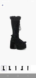 Heeft iemand deze schoenen???, Kleding | Dames, Schoenen, Ophalen of Verzenden, Zo goed als nieuw, Sneakers of Gympen