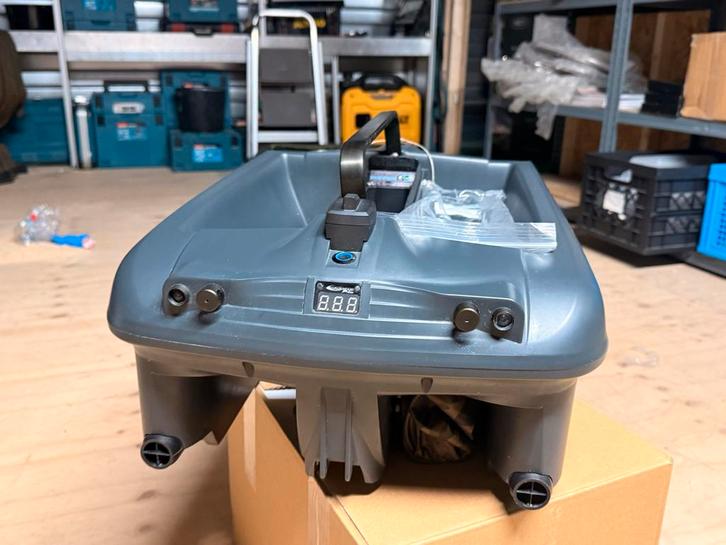 RT4 V4 Voerboot - Nieuwstaat!, Hobby en Vrije tijd, Modelbouw | Radiografisch | Overige, Zo goed als nieuw, Ophalen