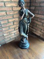 Antiek Beeld van Vrouw met Druiven, Ophalen of Verzenden