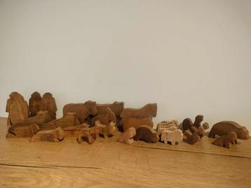 Vintage houten dieren  beschikbaar voor biedingen