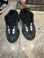 Yeezy 700 onyx, Kleding | Heren, Schoenen, Zwart, Ophalen of Verzenden, Sneakers of Gympen, Zo goed als nieuw