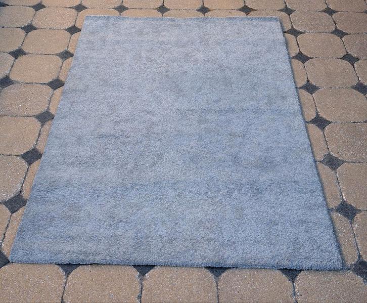 🌸 2 x VLOERKLEED TAPIJT STOENSE 1.95 X 1.35 CM MAT KLEED, Huis en Inrichting, Stoffering | Tapijten en Kleden, Gebruikt, 150 tot 200 cm