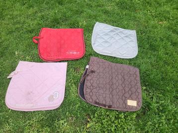 4 dressuurdekjes maat full beschikbaar voor biedingen