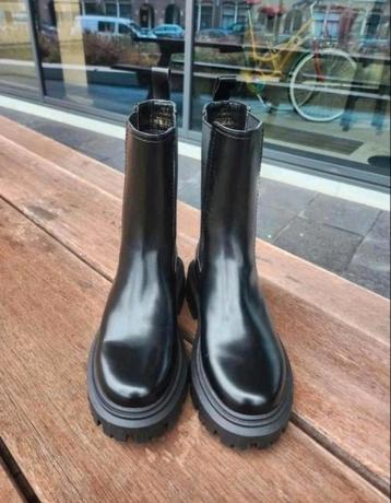 H&M Chelseaboots Size 37 en 38 beschikbaar voor biedingen