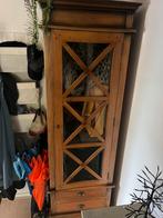 Klassiek kersenhouten vitrinekast met twee lades, Huis en Inrichting, 25 tot 50 cm, 150 tot 200 cm, Zo goed als nieuw, Ophalen