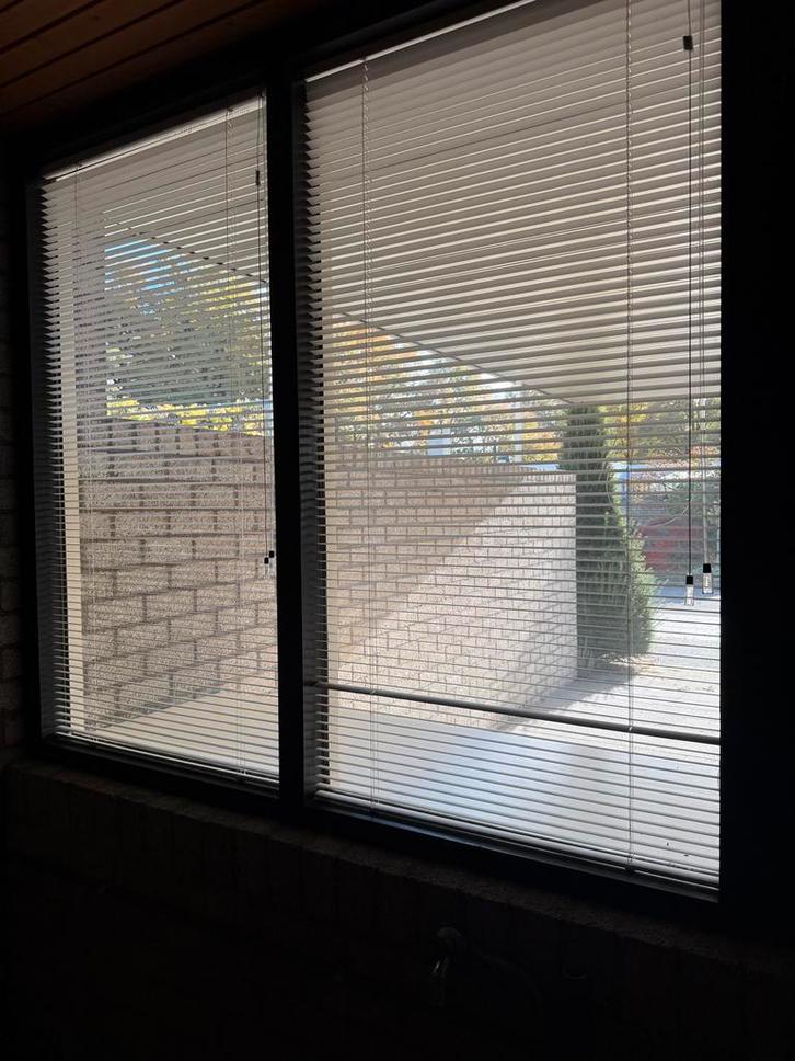 4 x Aluminium Jaloezie - Lichtregeling & Privacy, Huis en Inrichting, Stoffering | Gordijnen en Lamellen, Gebruikt, 100 tot 150 cm