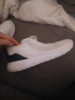 L.A. Gear Sneakers - Wit Mesh, Zwarte Hielkap, L.A. Gear, Wit, Ophalen of Verzenden, Sneakers of Gympen