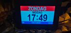 Digitale ouderen / senioren Kalenderklok - Nieuwstaat!, Ophalen of Verzenden, Zo goed als nieuw, Digitaal, Wekker of Tafelklok