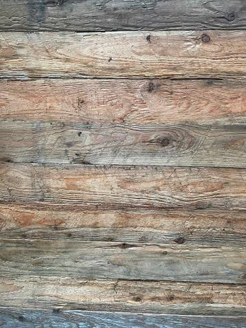 Robuuste planken beschikbaar voor biedingen