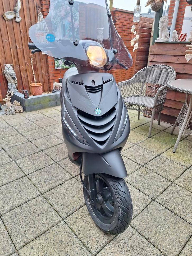 Piaggio zip 2014, Fietsen en Brommers, Scooters | Piaggio, Gebruikt, Zip, Maximaal 25 km/u, Benzine, Ophalen