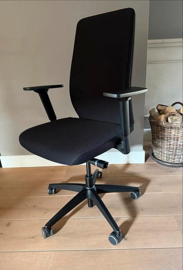 Kinnarps Ergonomische Bureaustoel | Zwart | als NIEUW beschikbaar voor biedingen