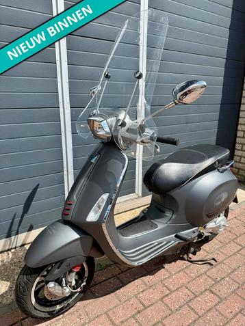 Vespa sprint 2016 12.000km beschikbaar voor biedingen