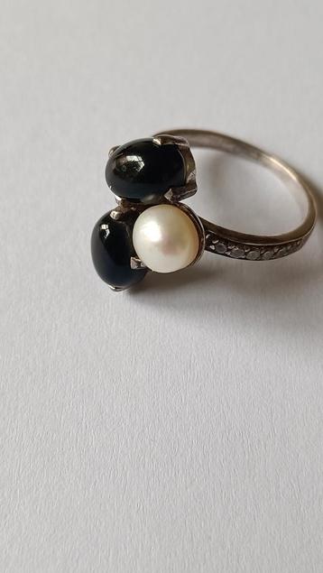 Nieuwe zilveren ring met Onyx en Parel beschikbaar voor biedingen