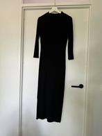 Lange zwarte jurk nauwsluitend maat L, Ophalen of Verzenden, Zo goed als nieuw