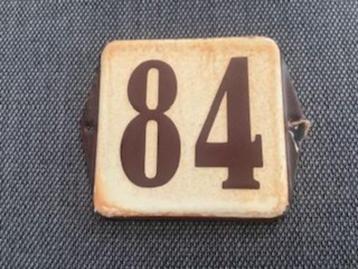 emaille huisnummerbord 84 beschikbaar voor biedingen