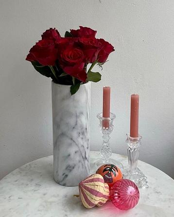 Vintage carrara marmeren vaas natuursteen beschikbaar voor biedingen