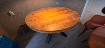 Prachtige mango houten eettafel  beschikbaar voor biedingen
