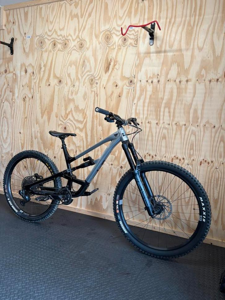 Yt Capra Core 1 L! Enduro mountainbike, Fietsen en Brommers, Fietsen | Mountainbikes en ATB, Zo goed als nieuw, Overige merken