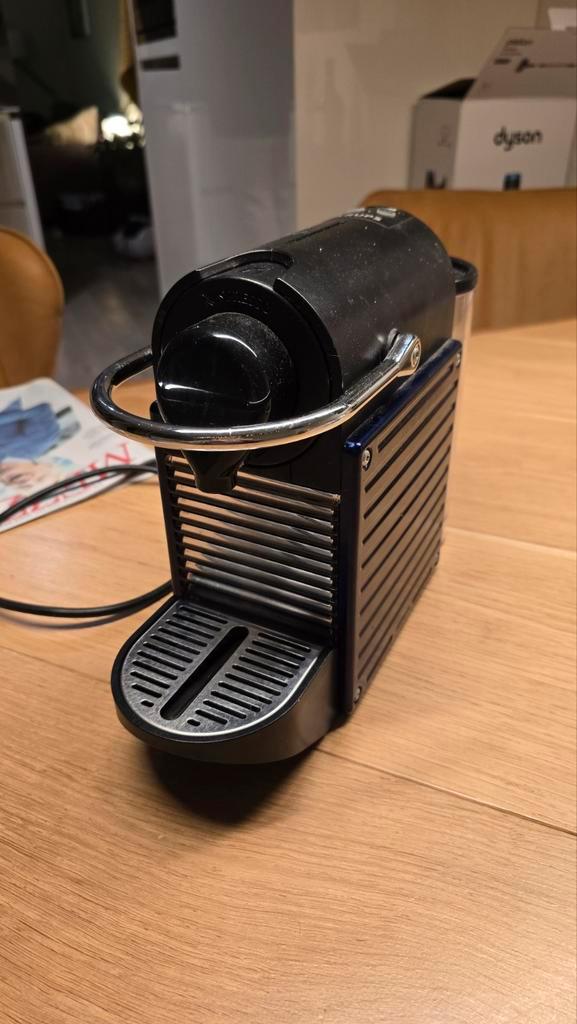 Krups Nespresso XN3008 - Espressomachine, Witgoed en Apparatuur, Koffiezetapparaten, Gebruikt, Koffiepads en cups, Espresso apparaat