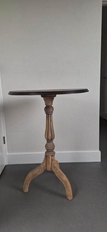 Antieke Bijzettafel - Charmant en Uniek! beschikbaar voor biedingen