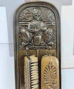 Antiek 1920-1930 borstelrek Volendam Latoen koper borstels, Antiek en Kunst, Curiosa en Brocante, Ophalen of Verzenden