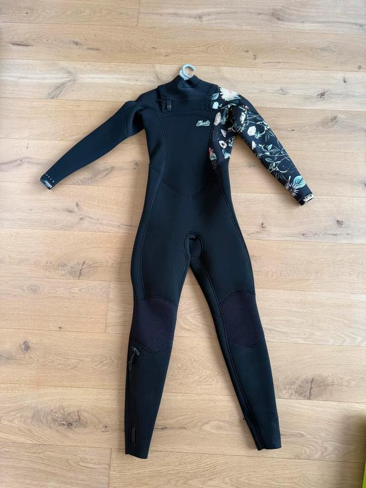 Mystic Jayde 4/3 Frontzip Wetsuit Maat L, Watersport en Boten, Accessoires en Onderhoud, Nieuw, Ophalen